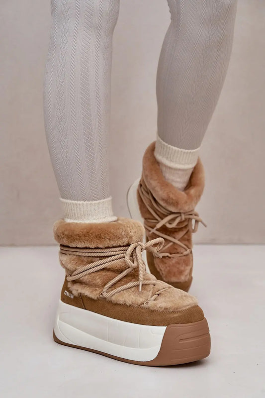  Snow boots model 202226 Step in style 