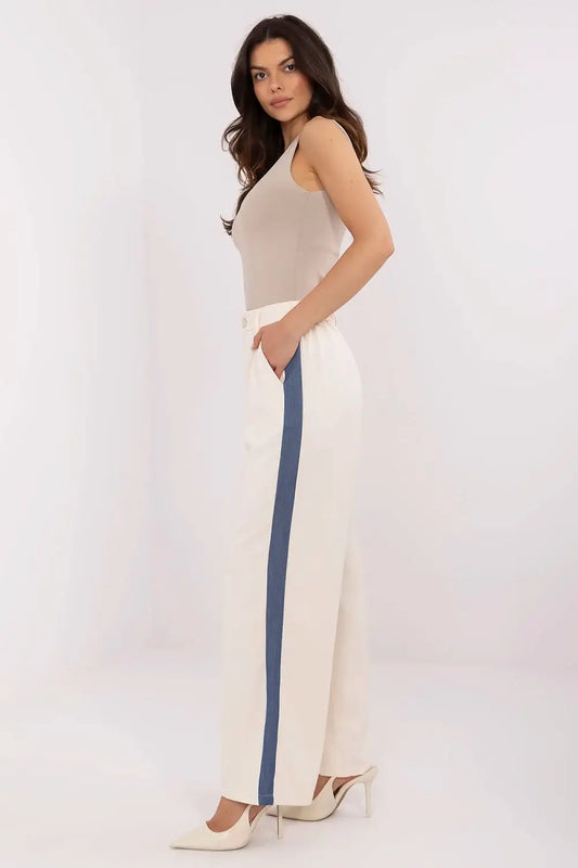  Women trousers model 211177 NM 
