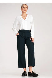  Women trousers model 214930 Figl 