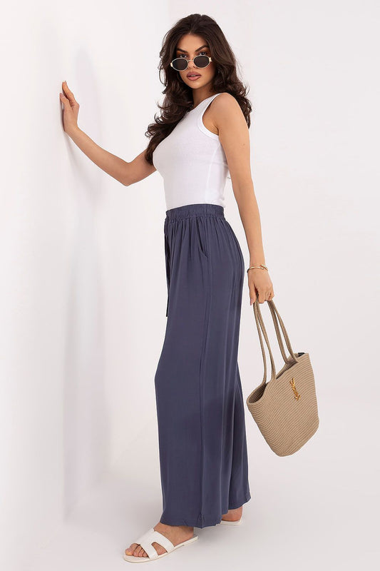  Women trousers model 226643 Italy Moda 